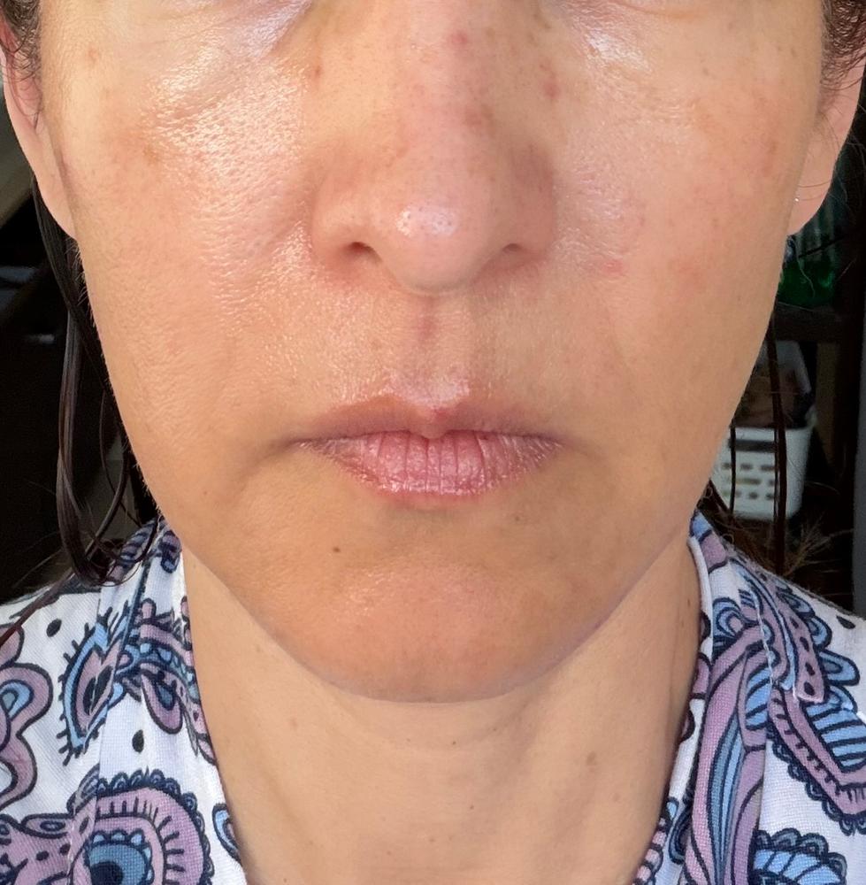 Amazing under makeup