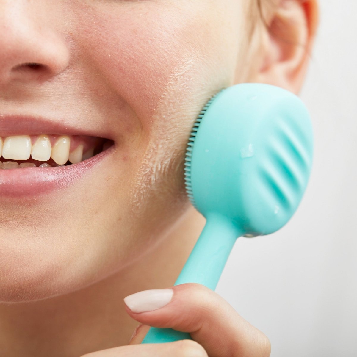 pmd-beauty-clean-teal-sonicglow-facial-cleansing-anti-aging-device-with-4-modes image 7