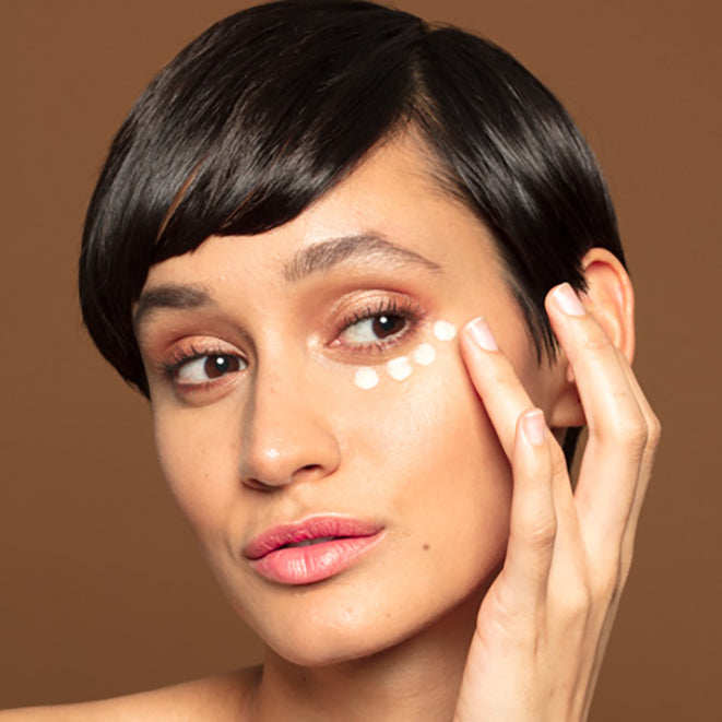 sunday-riley-auto-correct-brightening-depuffing-eye-cream image 3